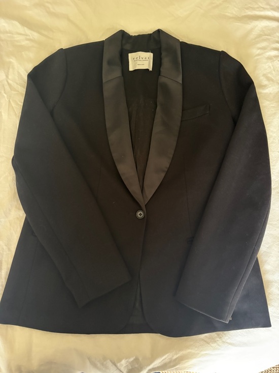 Velvet by Graham & Spencer Jackets & Blazers - Women’s Velvet Black Knit Tuxedo Blazer size medium